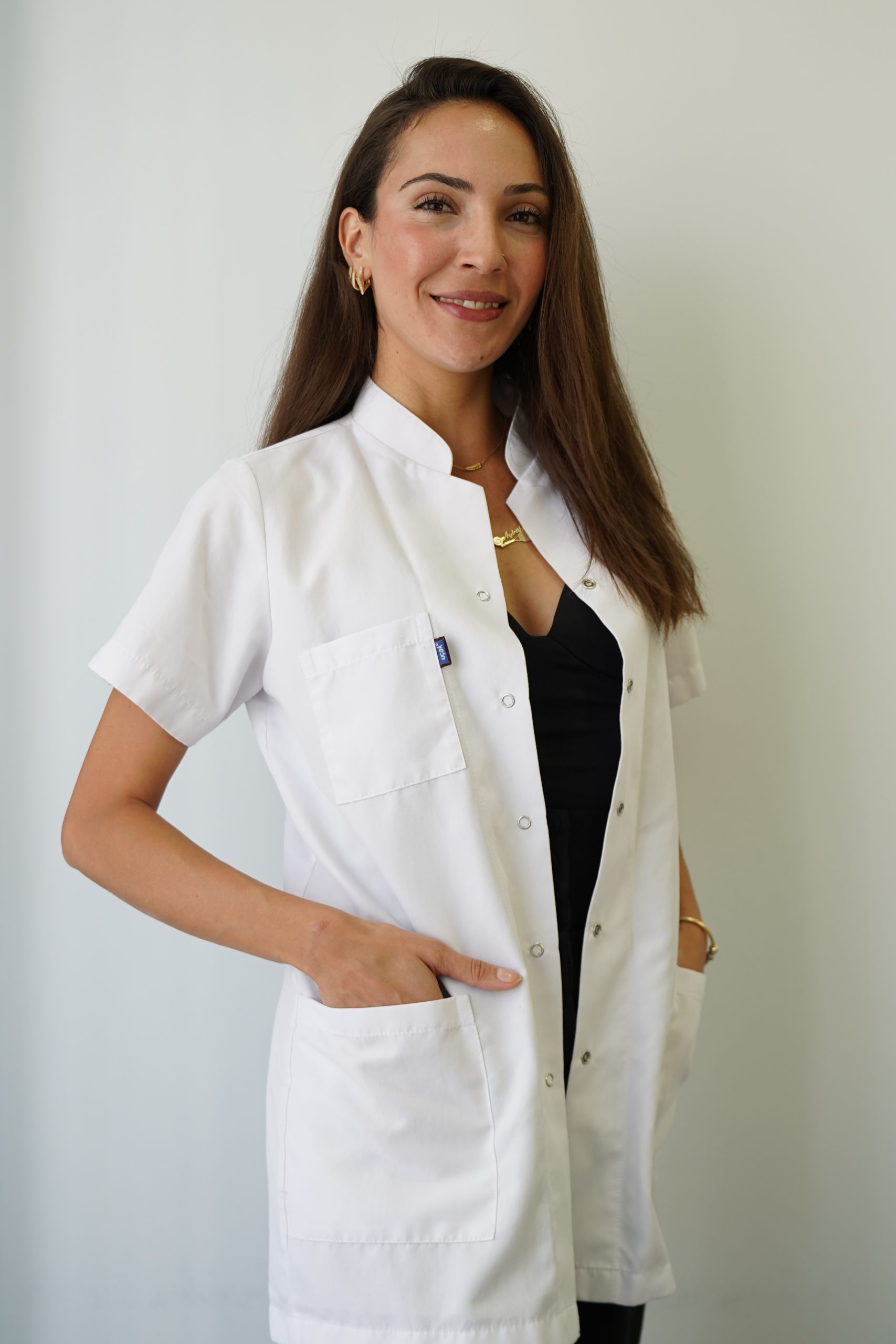 Dt. Aybüke Çetin (Diş Hekimi)